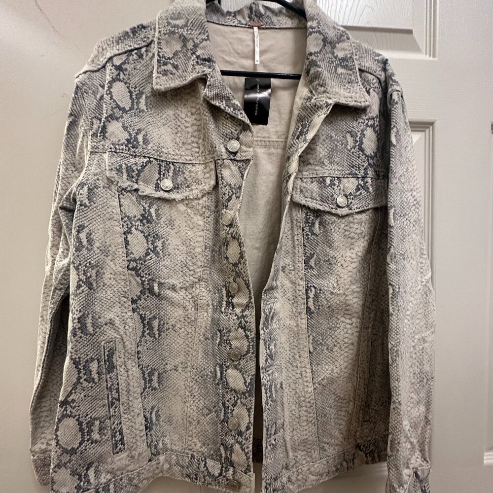 The Free People White Snake Print Jacket Size M